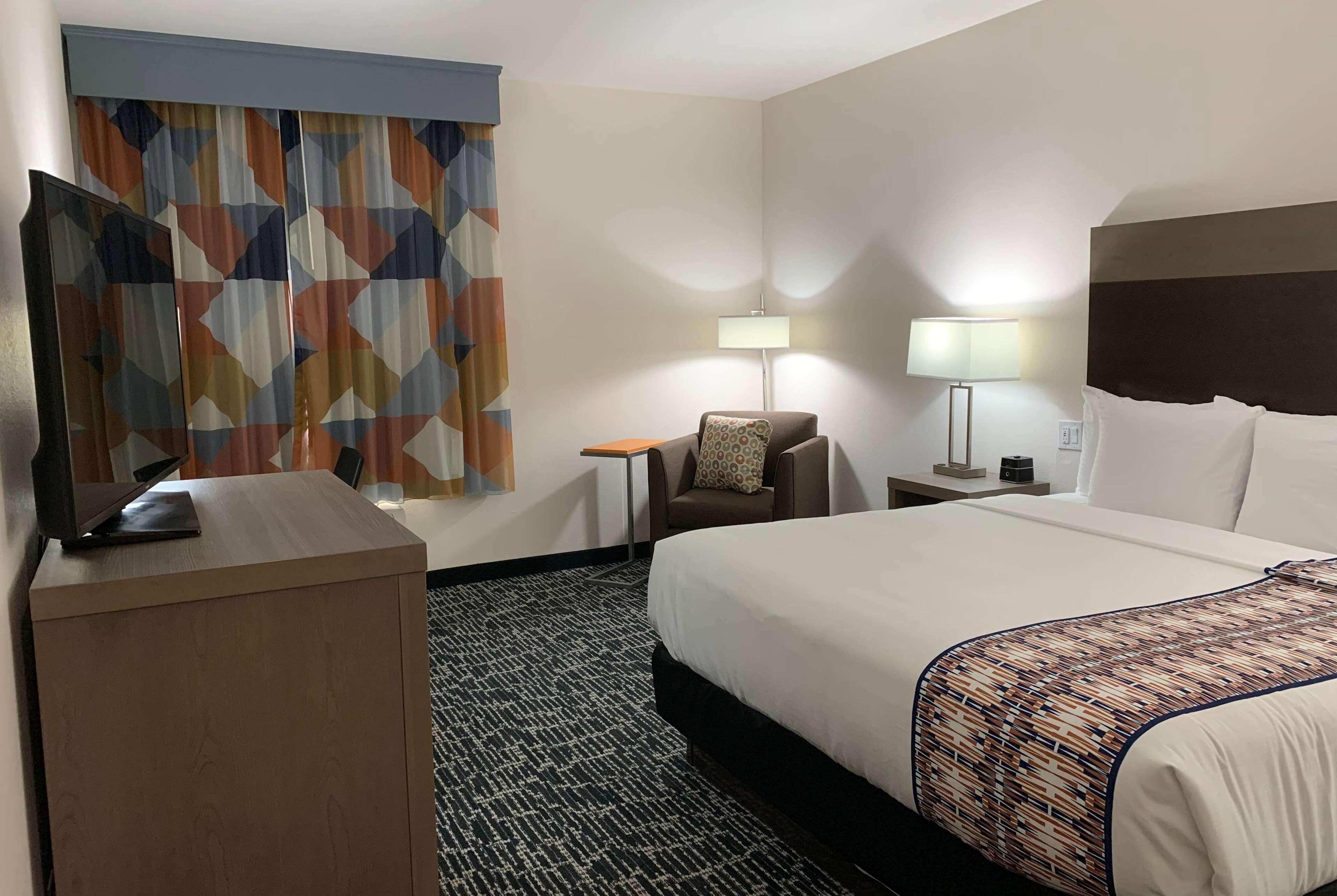 La Quinta Inn & Suites By Wyndham - Red Oak Tx Ih-35E מראה חיצוני תמונה